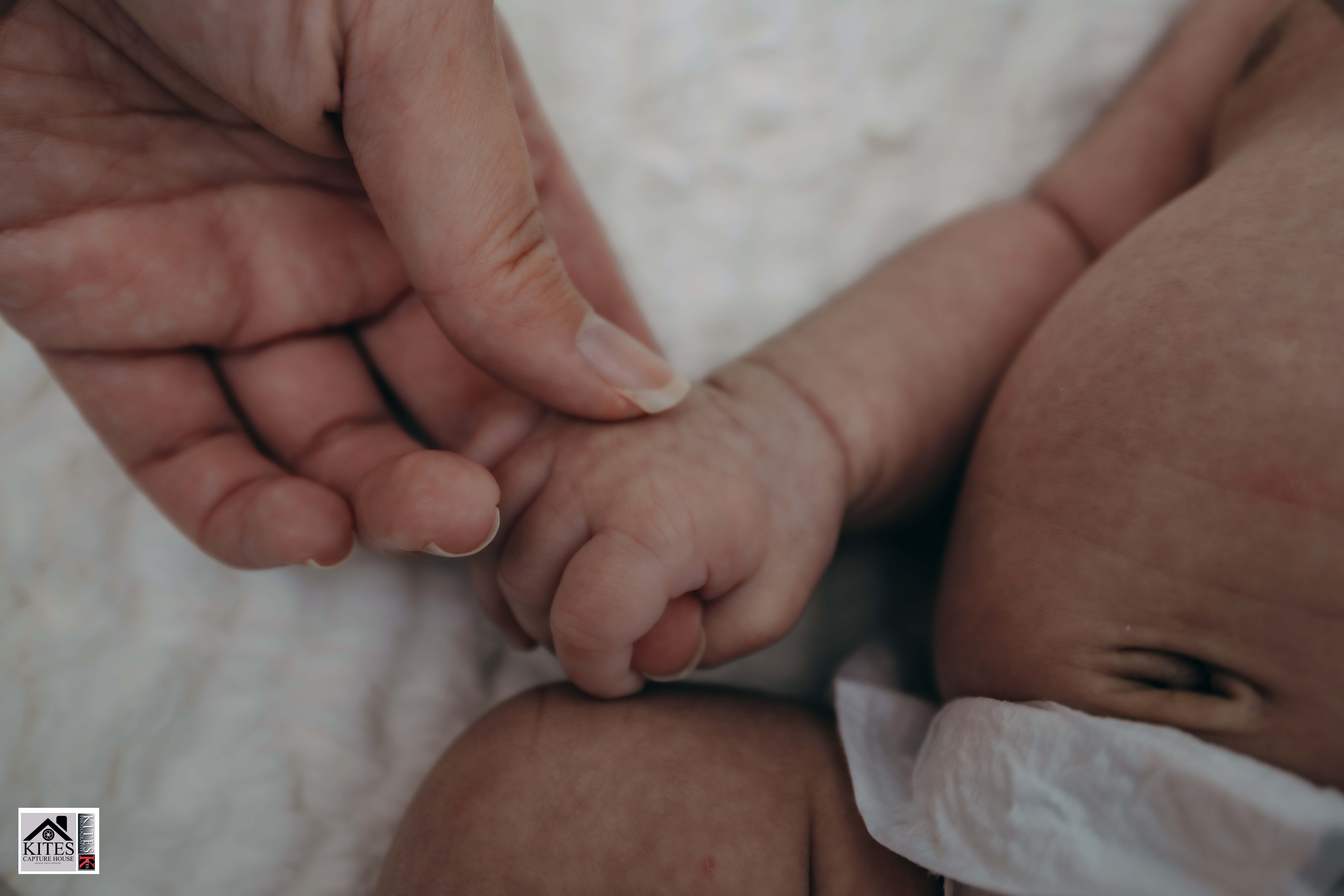 Newborn photography by Kites Photography